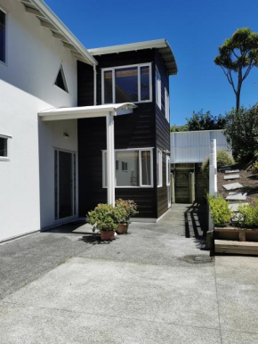 Lilypad of Three Kings, Auckland